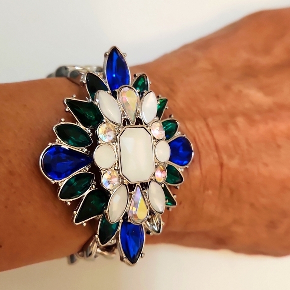 NWT Cookie Lee Silver Metal Flower Bracelet - Picture 1 of 8